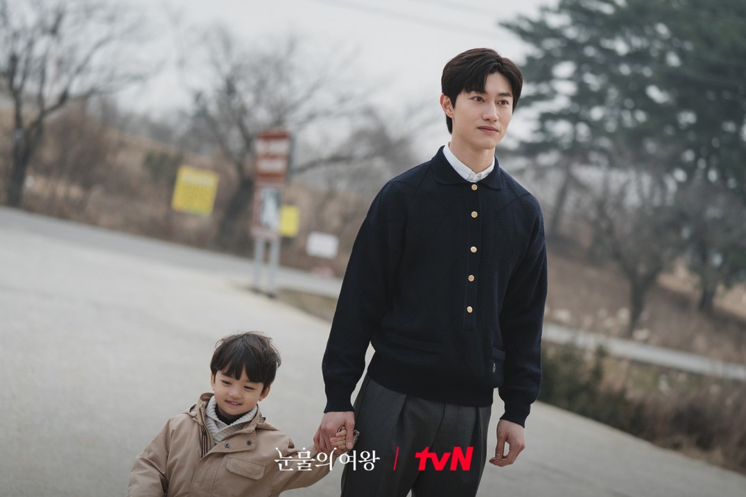 網友票選「讓人一追上癮」Netflix 韓劇！《黑暗榮耀》復仇過程讓人欲罷不能；《今生是第一次》先婚後愛超甜蜜！