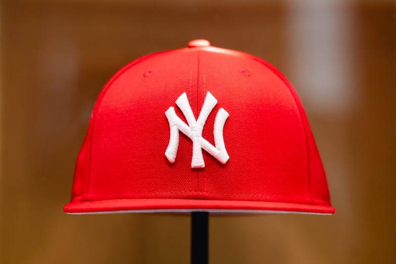 COOL 直擊｜前進香港 New Era「59FIFTY® DAY」活動現場！打造超巨 59FIFTY® 帽款展覽館！不只展示 70  頂珍稀聯名帽、還販售限量公仔！