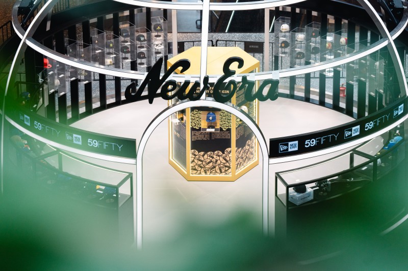 COOL 直擊｜前進香港 New Era「59FIFTY® DAY」活動現場！打造超巨 59FIFTY® 帽款展覽館！不只展示 70  頂珍稀聯名帽、還販售限量公仔！