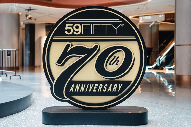 COOL 直擊｜前進香港 New Era「59FIFTY® DAY」活動現場！打造超巨 59FIFTY® 帽款展覽館！不只展示 70  頂珍稀聯名帽、還販售限量公仔！