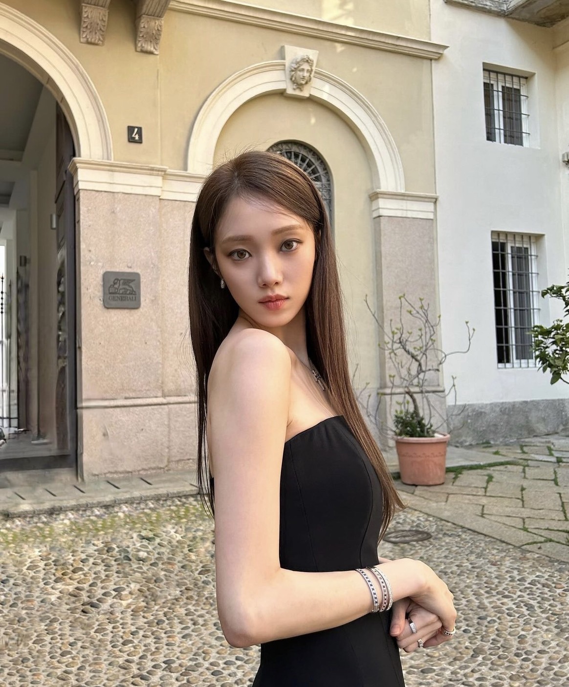 腿精來了！李聖經下身失蹤露「超狂筷子腿」粉絲全被美暈