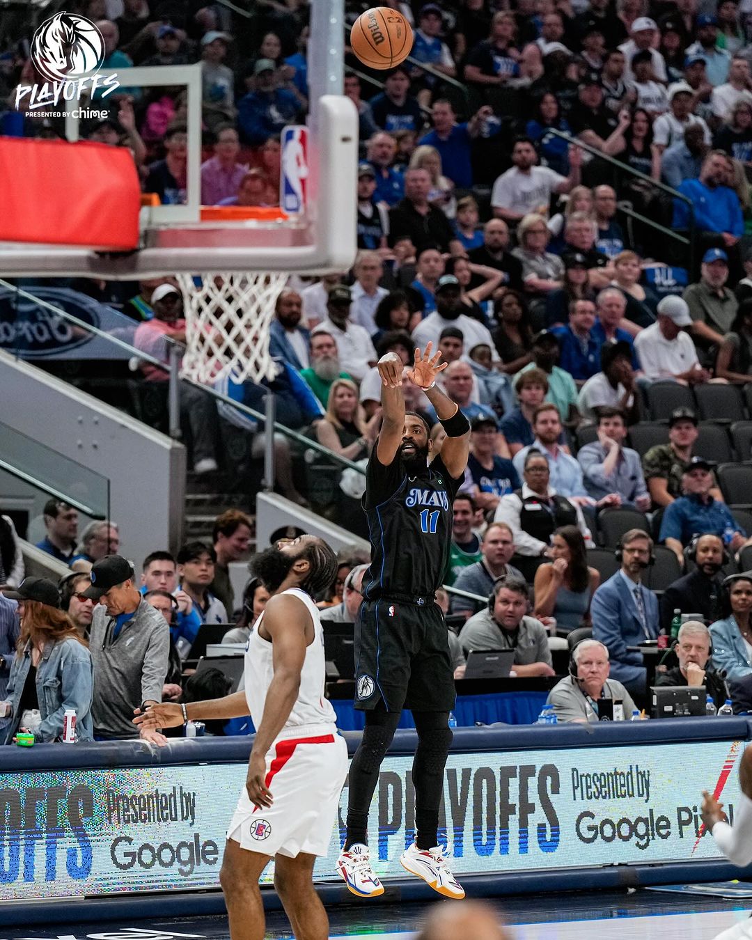 關門戰化身「歐神仙」！Kyrie Irving 超神運球橫移四分打擊沉快艇，連詹皇都發推特讚嘆！