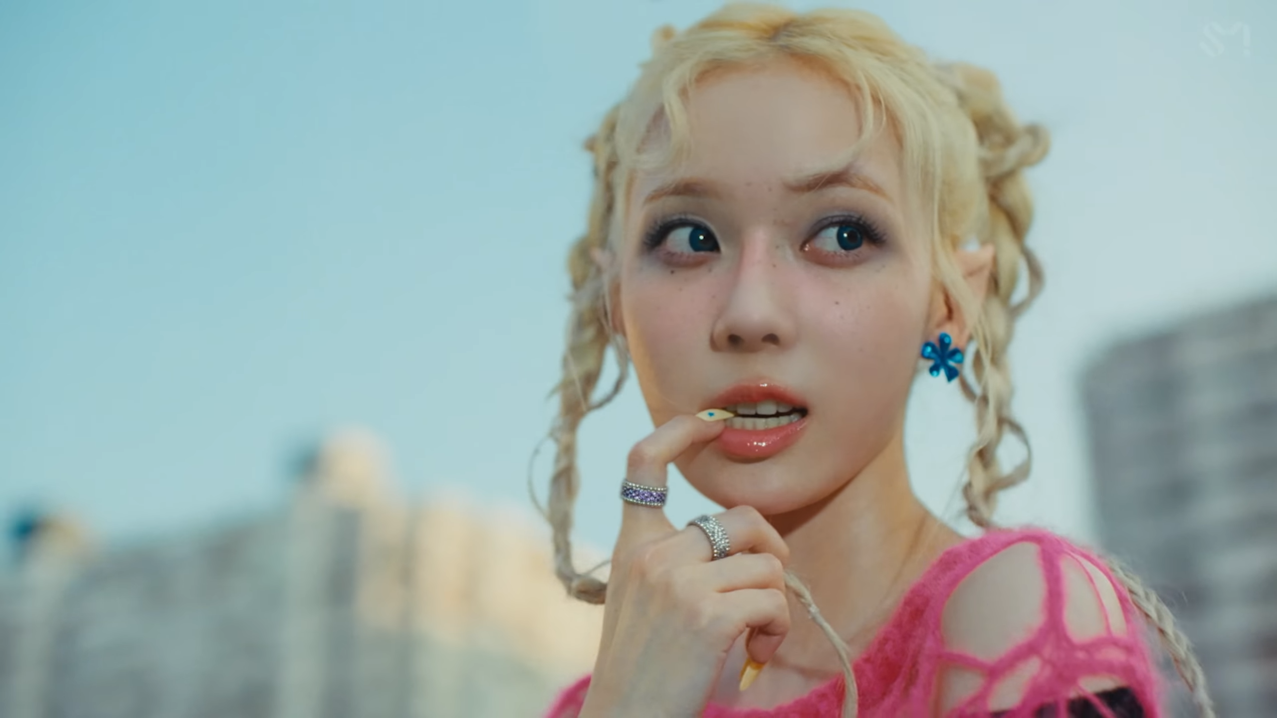 aespa 回歸新歌〈Supernova〉全員化身神力女超人！迷幻魔性風格粉絲超愛！