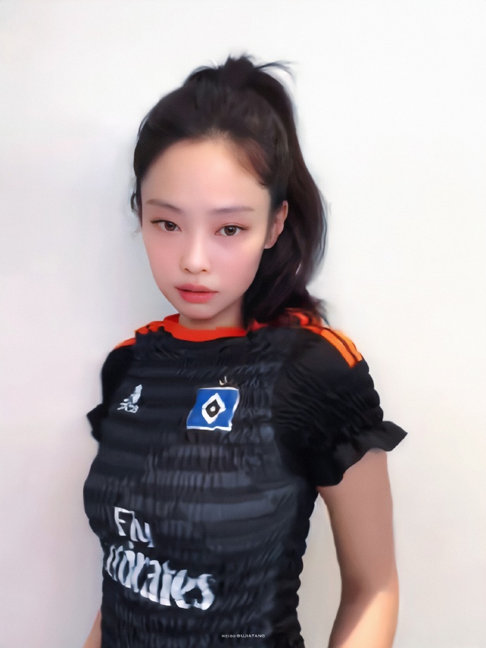 追起來！BLACKPINK Jennie 抖音帳號開通！首支影片 4 小時累積破千萬觀看！