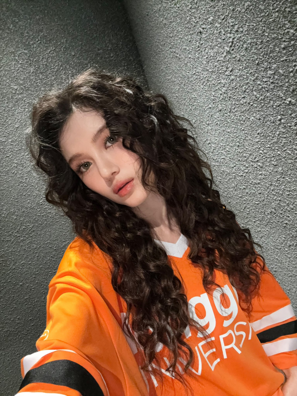簡直真人版！NewJeans Danielle 新造型竟撞《灌籃高手》彩子！網驚：有夠像⋯