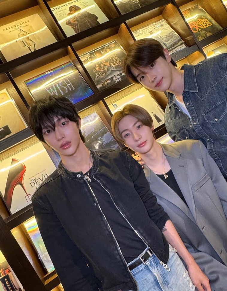 驚人畫面流出！RIIZE 返韓粉絲塞爆機場　電動大門被擠到整片掉下來