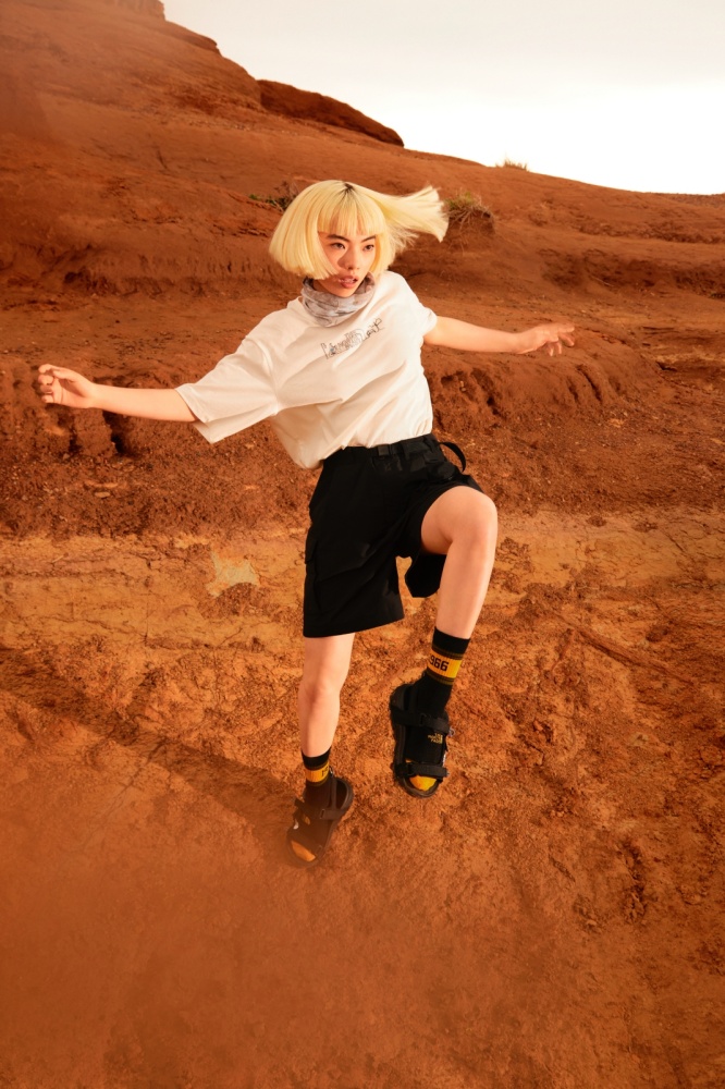 一同全方位探索！日本人氣藝人山田葵詮釋 The North Face 夏季新品服飾，特賣同步開跑！