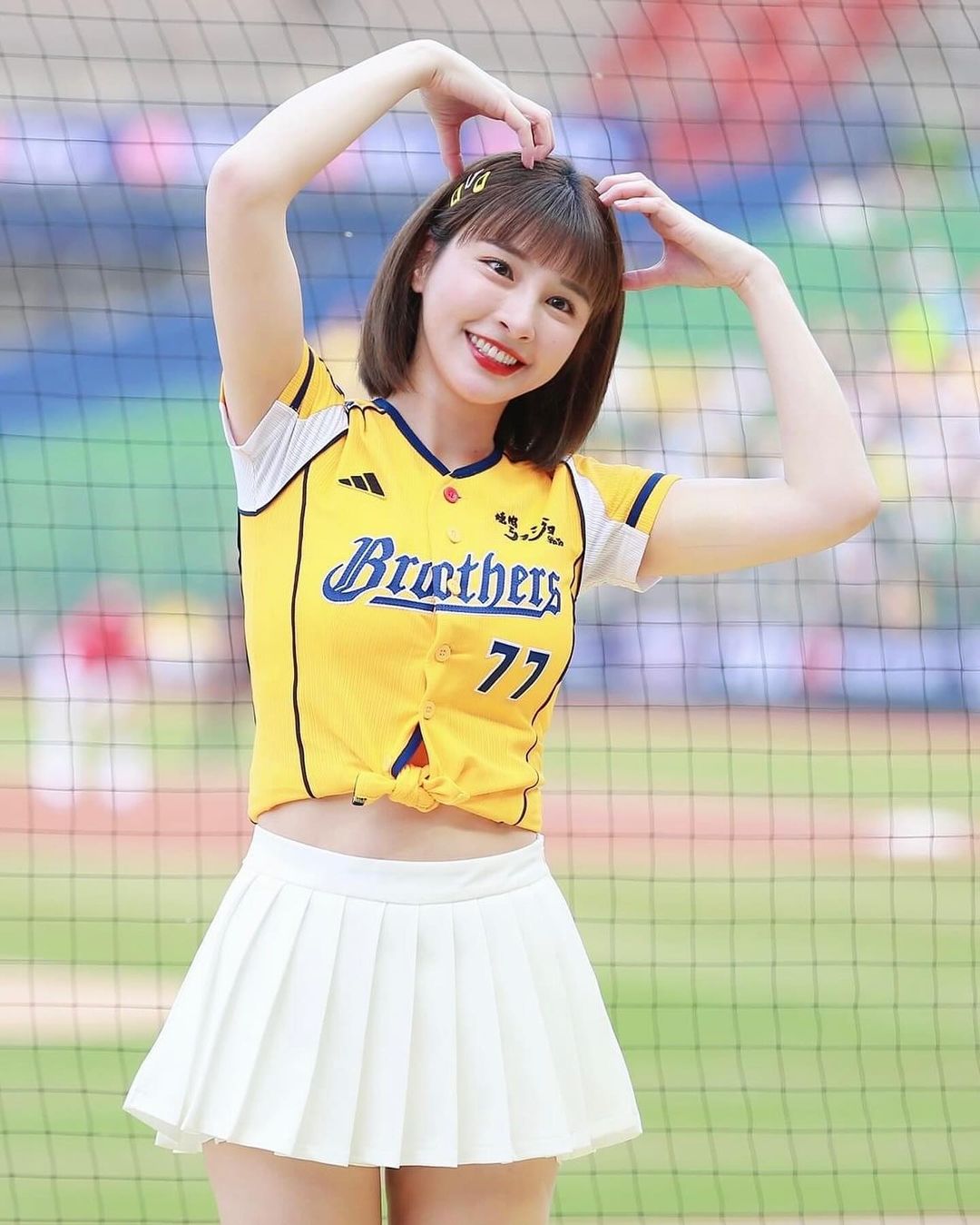 「台灣第一啦啦隊美少女」峮峮登上日本奇摩首頁！日網友：「虎耳超可愛」
