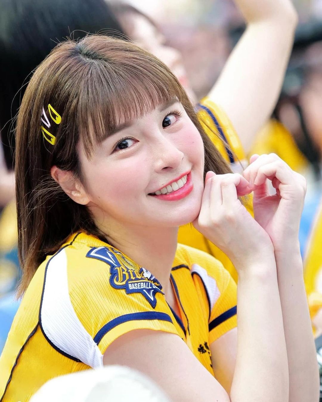 「台灣第一啦啦隊美少女」峮峮登上日本奇摩首頁！日網友：「虎耳超可愛」