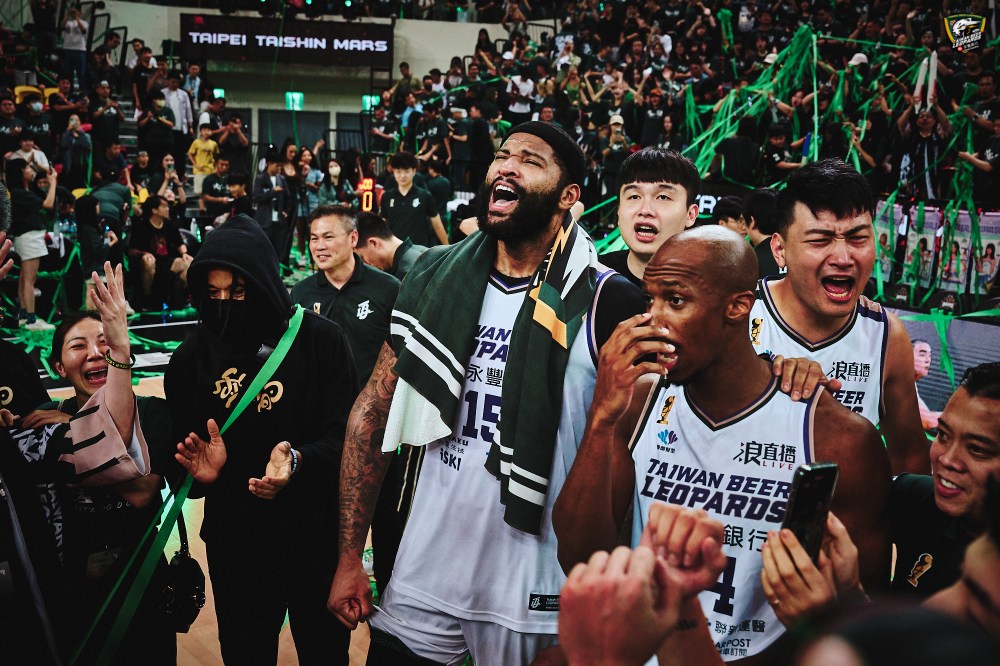 開心看到前東家成功！Dwight Howard 發文恭喜雲豹奪冠，還相約表弟在台灣見面！