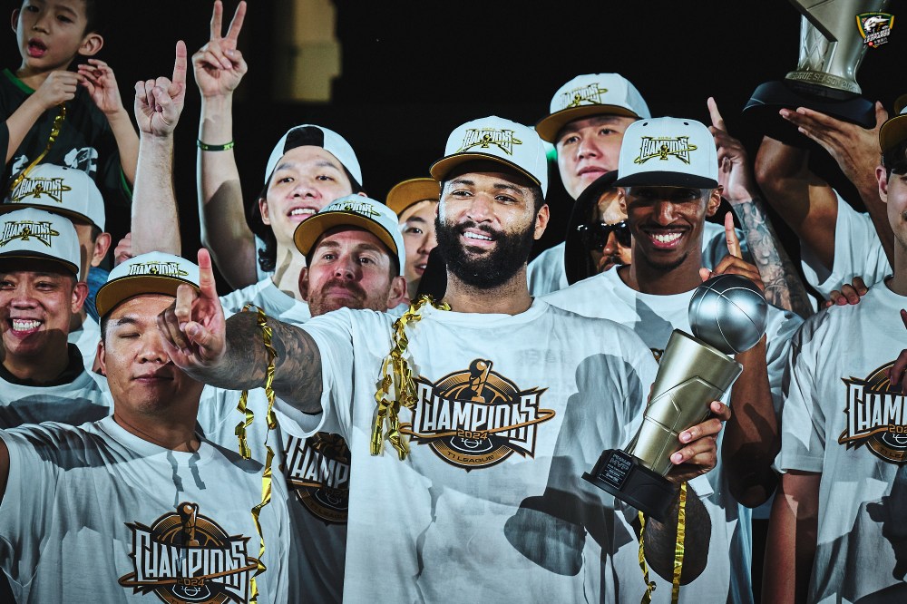 開心看到前東家成功！Dwight Howard 發文恭喜雲豹奪冠，還相約表弟在台灣見面！