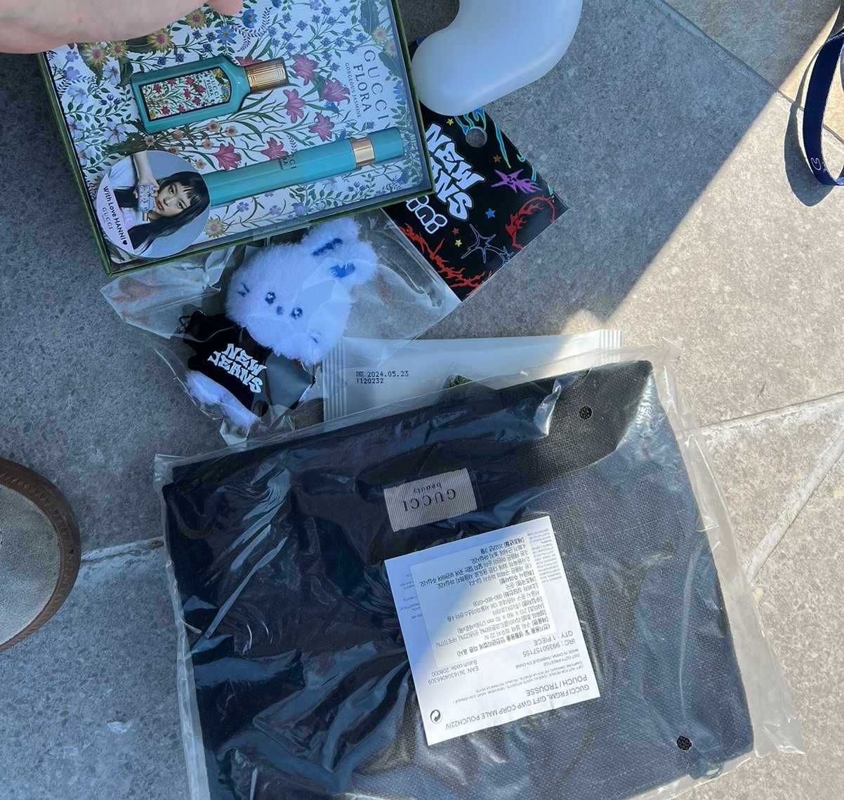 超寵粉！NewJeans 逆應援送要價近 5 千元的「 Gucci 香水組」給粉絲！粉：上次也很狂⋯⋯