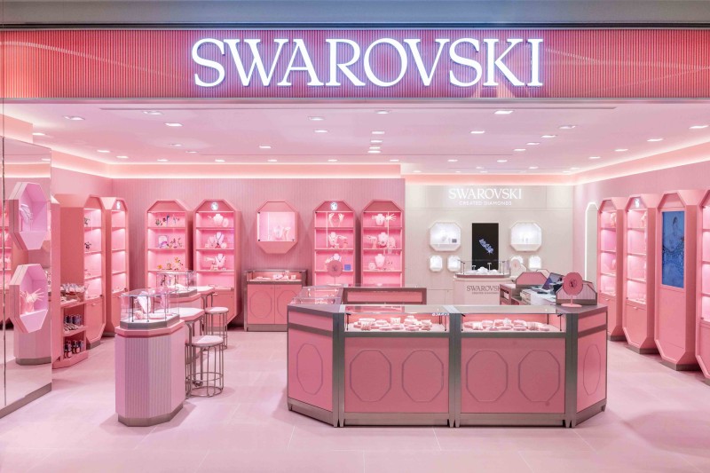 賺爛！SWAROVSKI 台中新光三越中港店全新開幕！不只有特別款高級珠寶，還有期間限定折扣優惠！