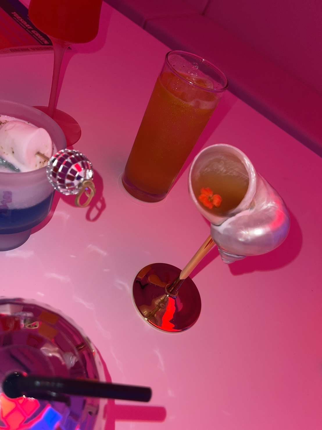 全台北最少女心酒吧登場！The Color Shisha Bar 將於 6/15 正式開幕，還有滿滿的 K-POP 演出等大家一同狂歡！