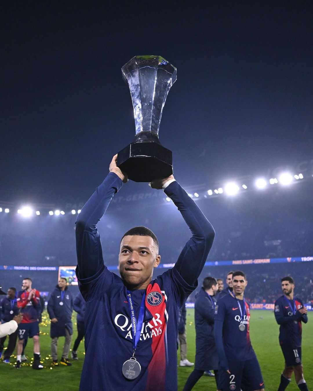 預估每年賺 12 億！姆巴佩官宣加入豪門球隊皇家馬德里，IG 曬兒時照直呼：夢想成真！