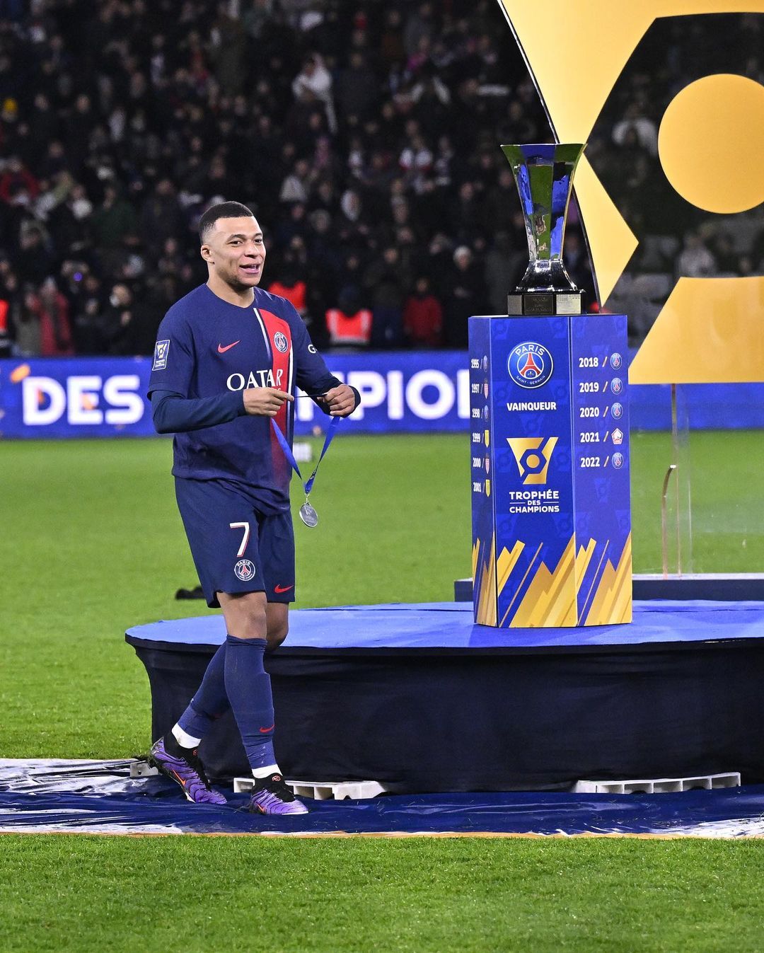 預估每年賺 12 億！姆巴佩官宣加入豪門球隊皇家馬德里，IG 曬兒時照直呼：夢想成真！