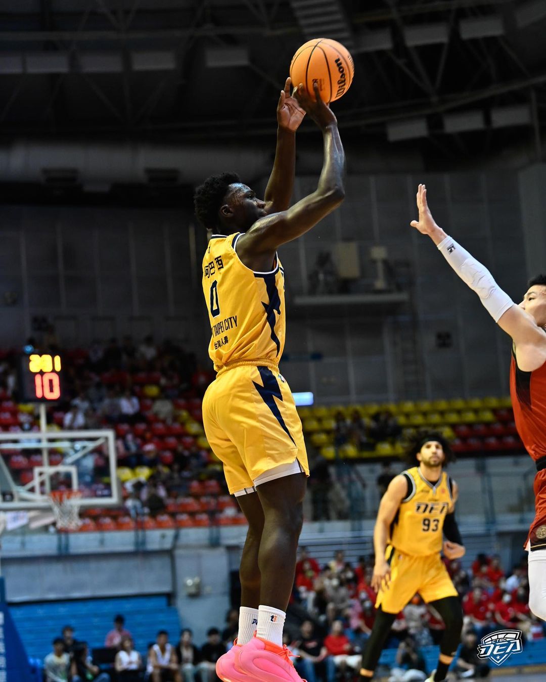 據傳獲亞洲頂薪合約！阿巴西確定加盟 B.League 秋田北部喜悅