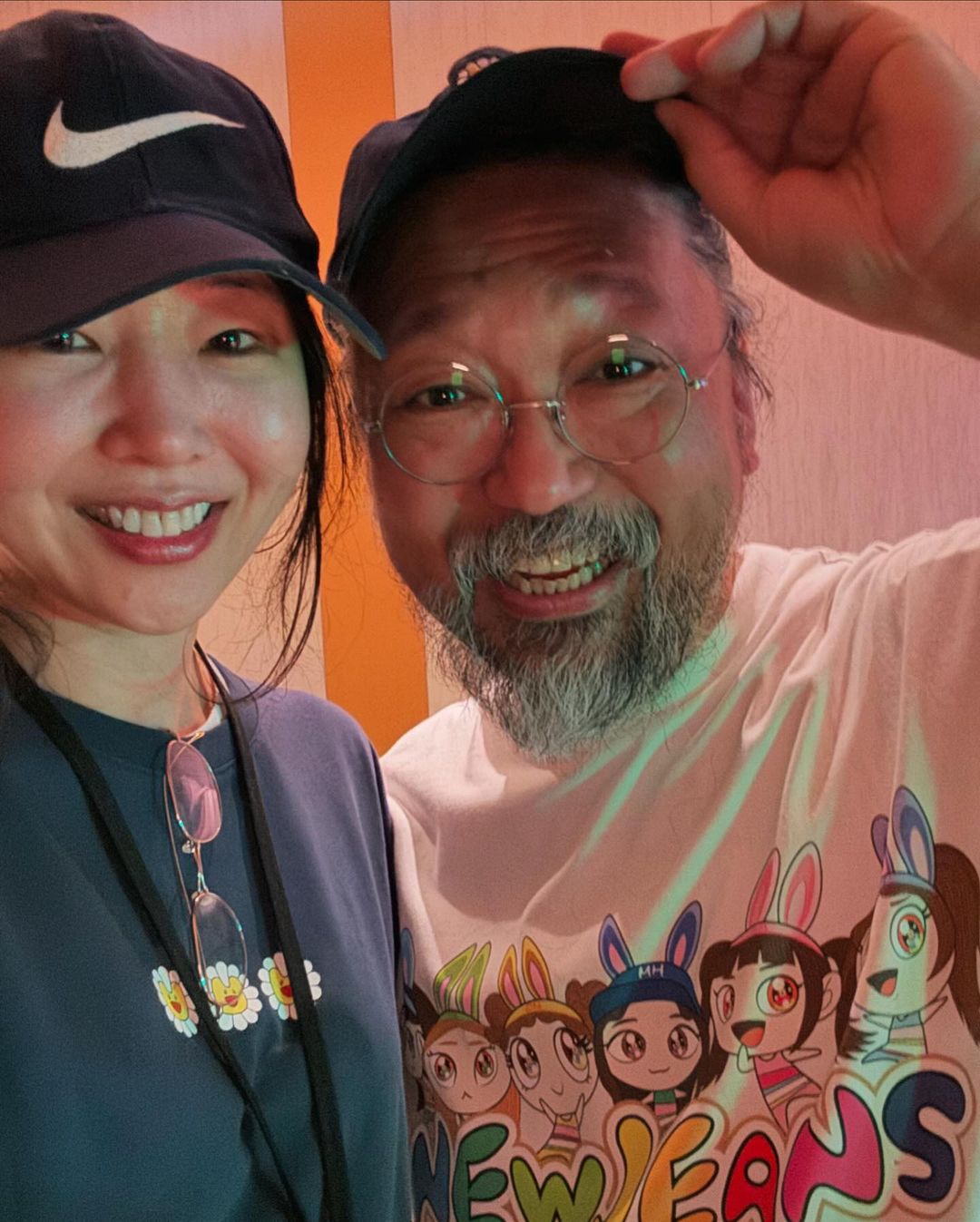 影／這組合太狂！NewJeans 日本粉絲見面會驚喜合體 YOASOBI！梁朝偉、村上隆等大咖也都來了！