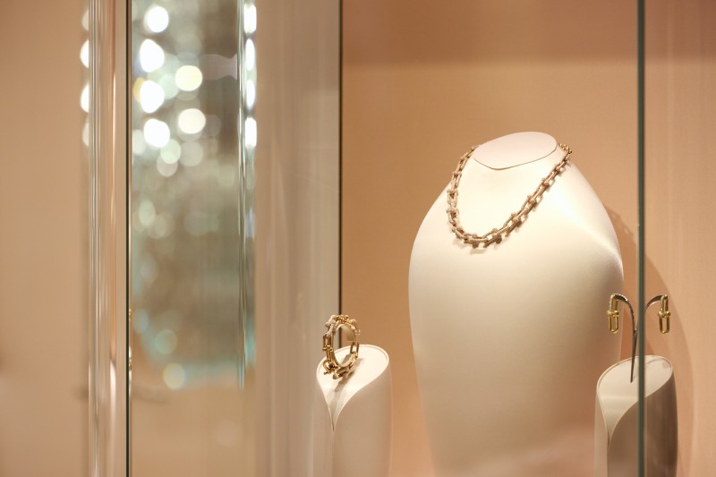 有夠閃！楊祐寧、 Melinda 首度甜蜜合體現身 Tiffany &Co. 全新限時概念店！