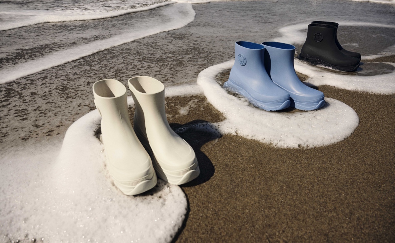 潮流穿搭與機能兼具！ CANADA GOOSE 推出首款 Vancouver 短筒雨靴，絕對雨季超必備！