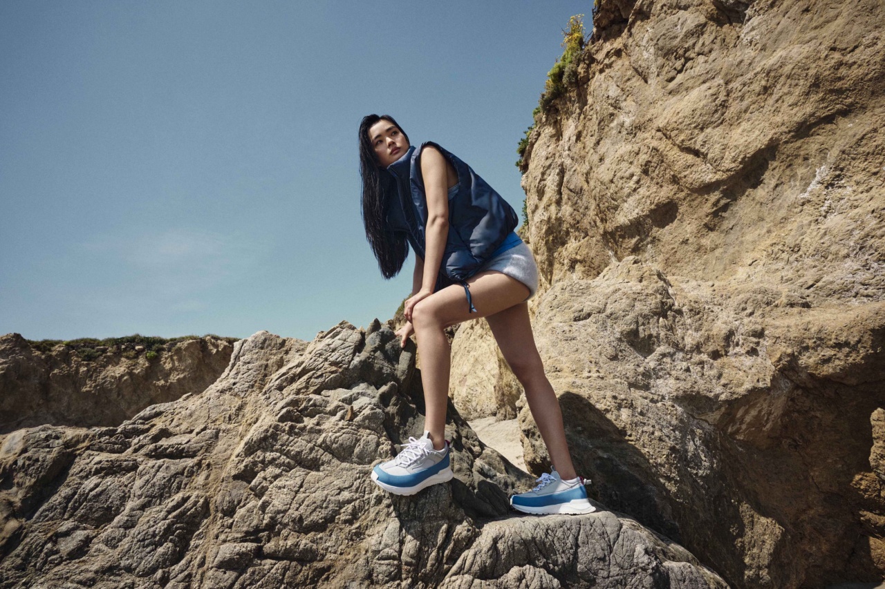 潮流穿搭與機能兼具！ CANADA GOOSE 推出首款 Vancouver 短筒雨靴，絕對雨季超必備！