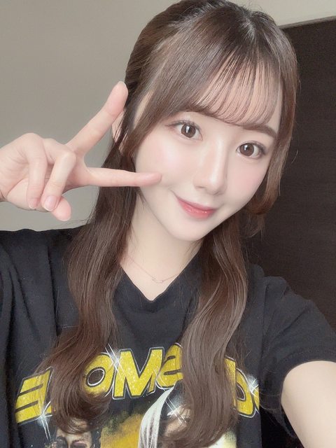S1 G 級王牌！22 歲女優「宇野 みれい 」純欲無敵，網友：滿滿女友感！