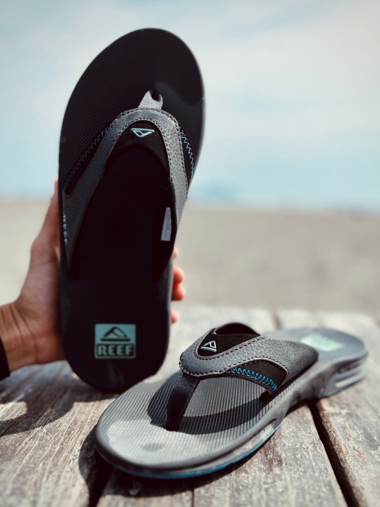 夏日拖鞋首選！加州知名休閒鞋履 REEF 40 週年推氮氣 EVA 科技，時尚舒適一次搞定！