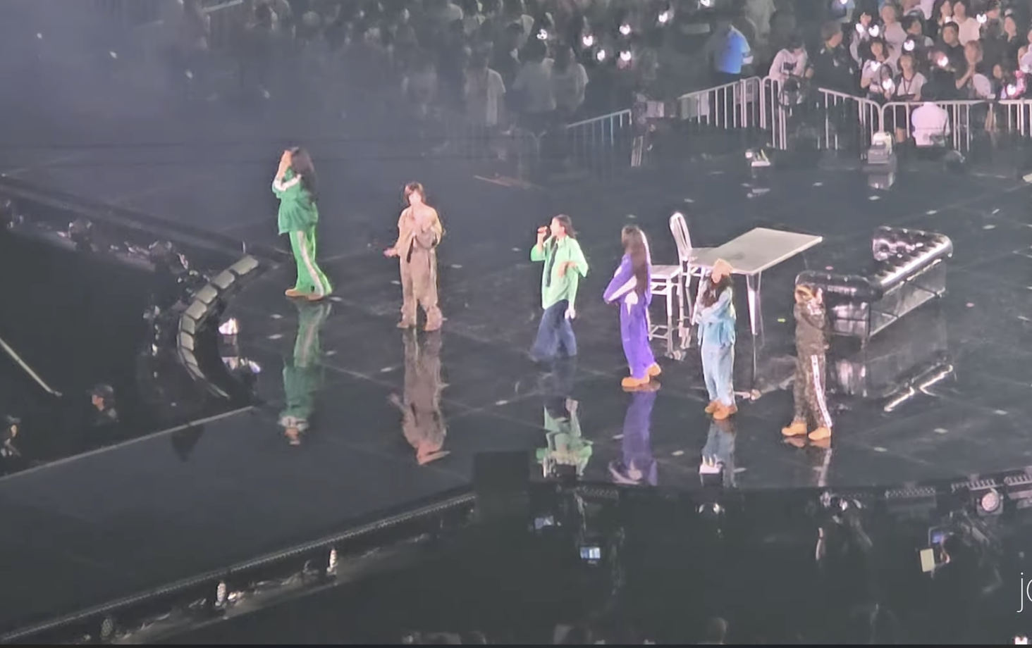 影／這組合太狂！NewJeans 日本粉絲見面會驚喜合體 YOASOBI！梁朝偉、村上隆等大咖也都來了！