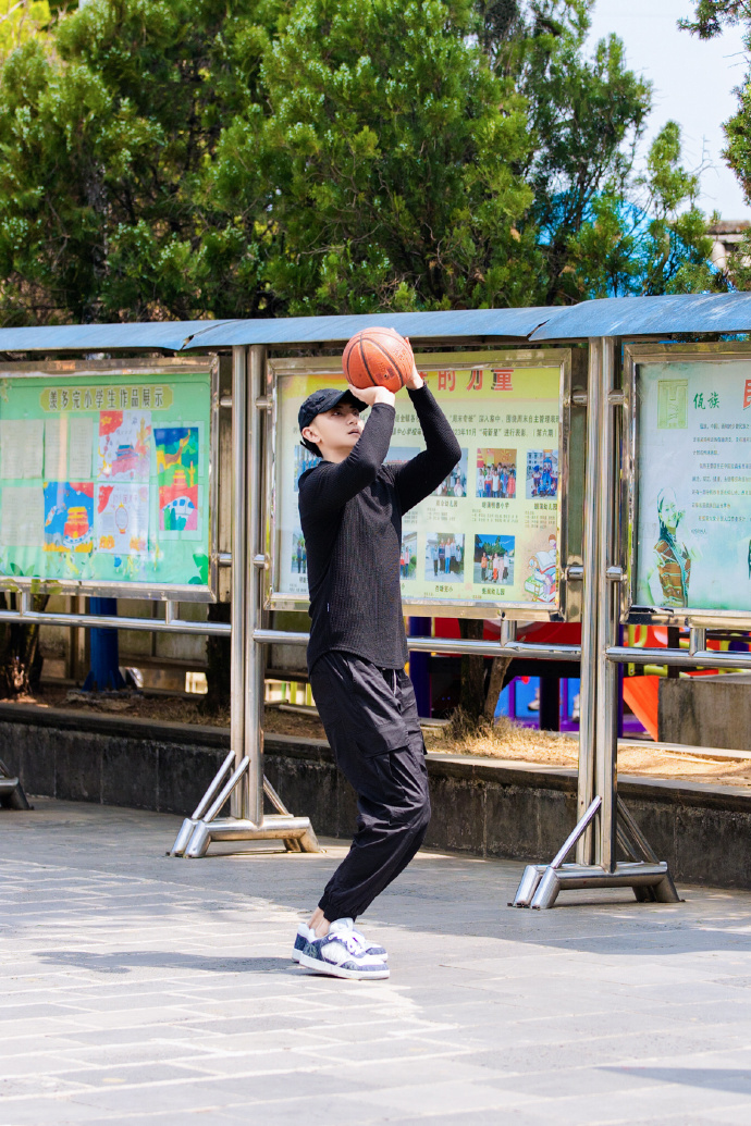 黃子韜認愛旗下女星徐藝洋！反遭網友翻出過去嘴硬歷史　吐槽「粉絲其實是這倆 play 的一環罷了」