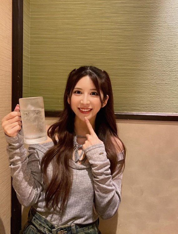 人氣女優「有禮貌婚禮穿搭」獲好評！網讚：滿分的賓客