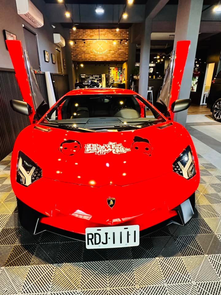 超哥千萬藍寶堅尼違停遭拖吊！網友：拖吊車「超派」本人低調道歉：被拖吊剛好