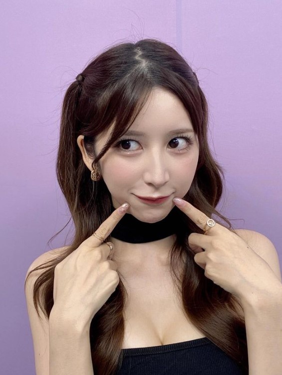 人氣女優「有禮貌婚禮穿搭」獲好評！網讚：滿分的賓客