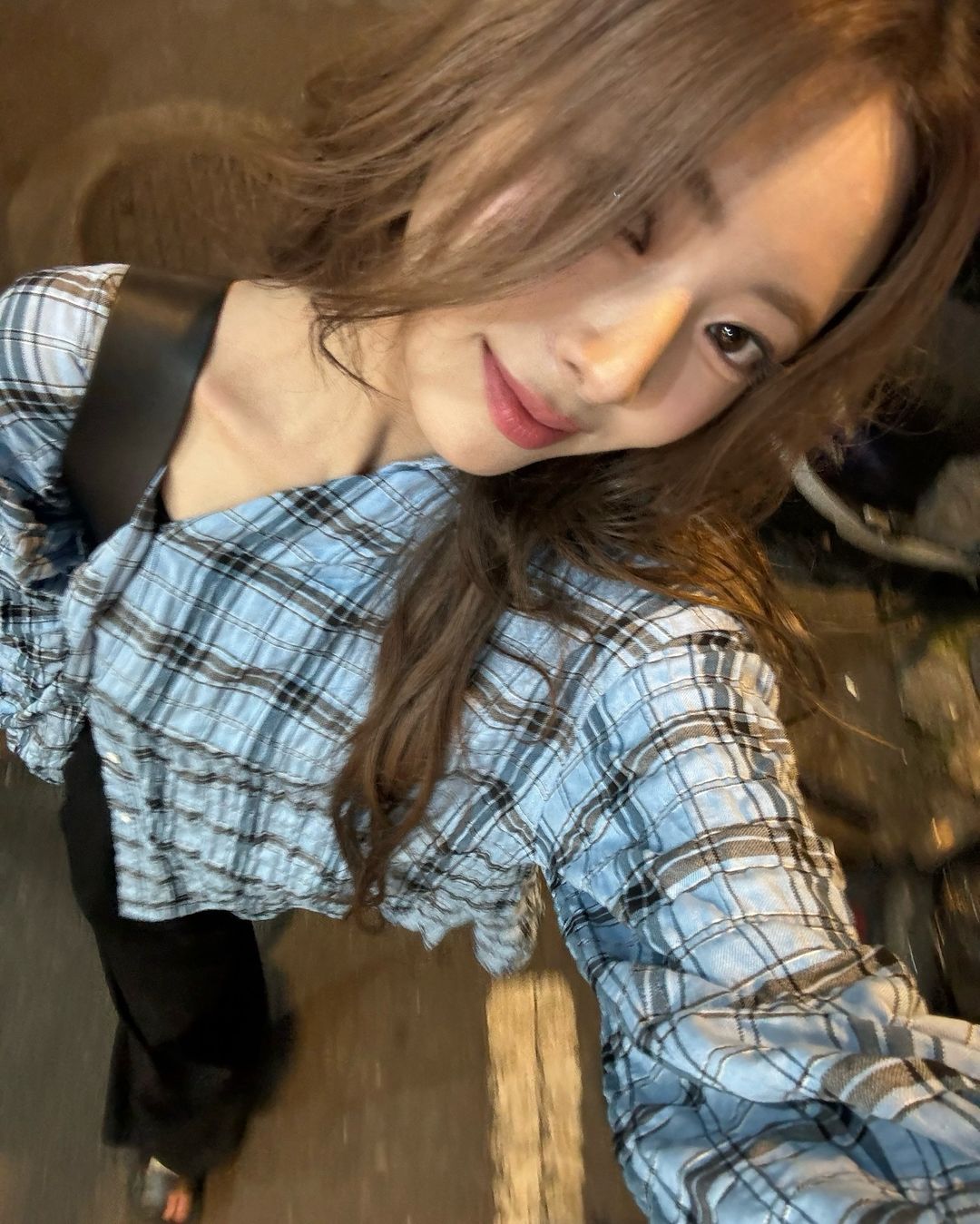 ITZY 忙內有娜萬華街頭秀美照！刨冰店意外入鏡網笑稱：要變觀光景點了！