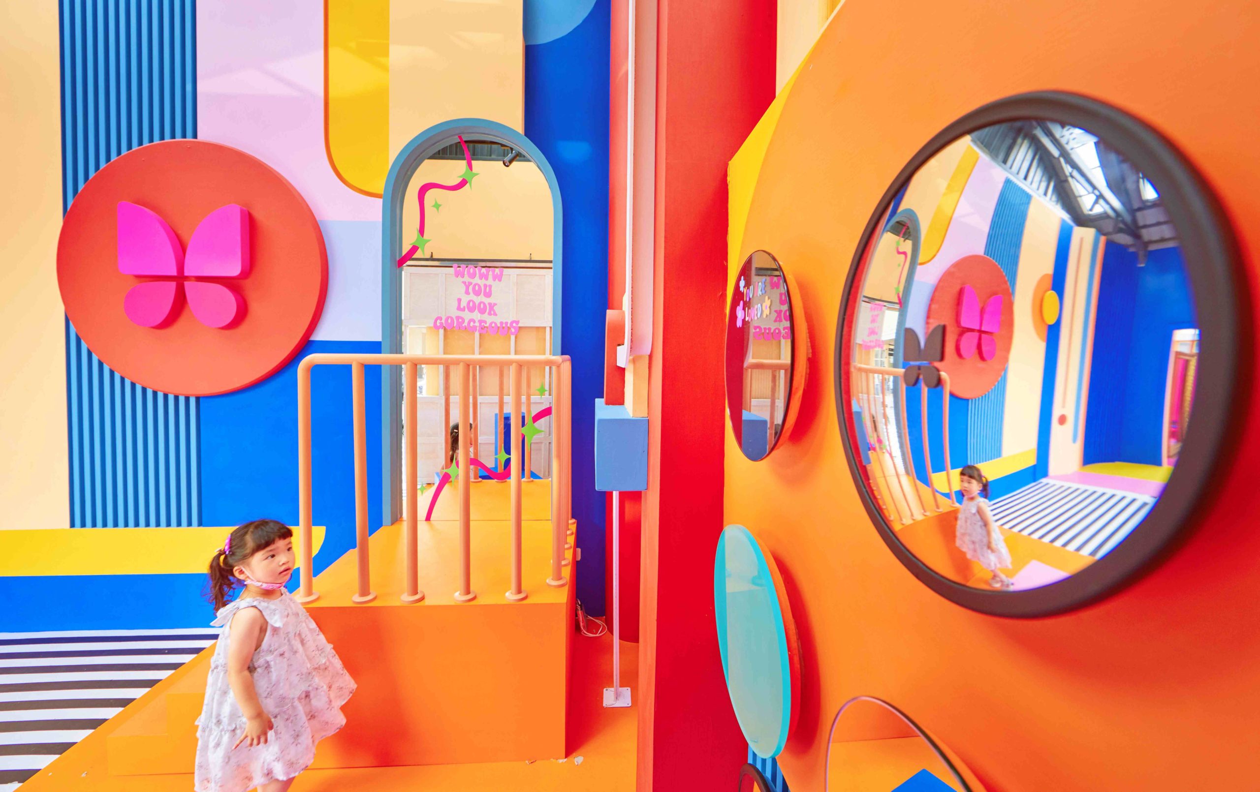 夏日購物打卡聖地在這裡！GLORIA OUTLETS華泰名品城 推出全新視覺展 廣邀I型人、E型人盡情揮灑自我  探店、踩點、拍美照！暑期週末街藝活動精彩不間斷Outlet折扣兩折起消費滿額月月抽20組萬元購物金