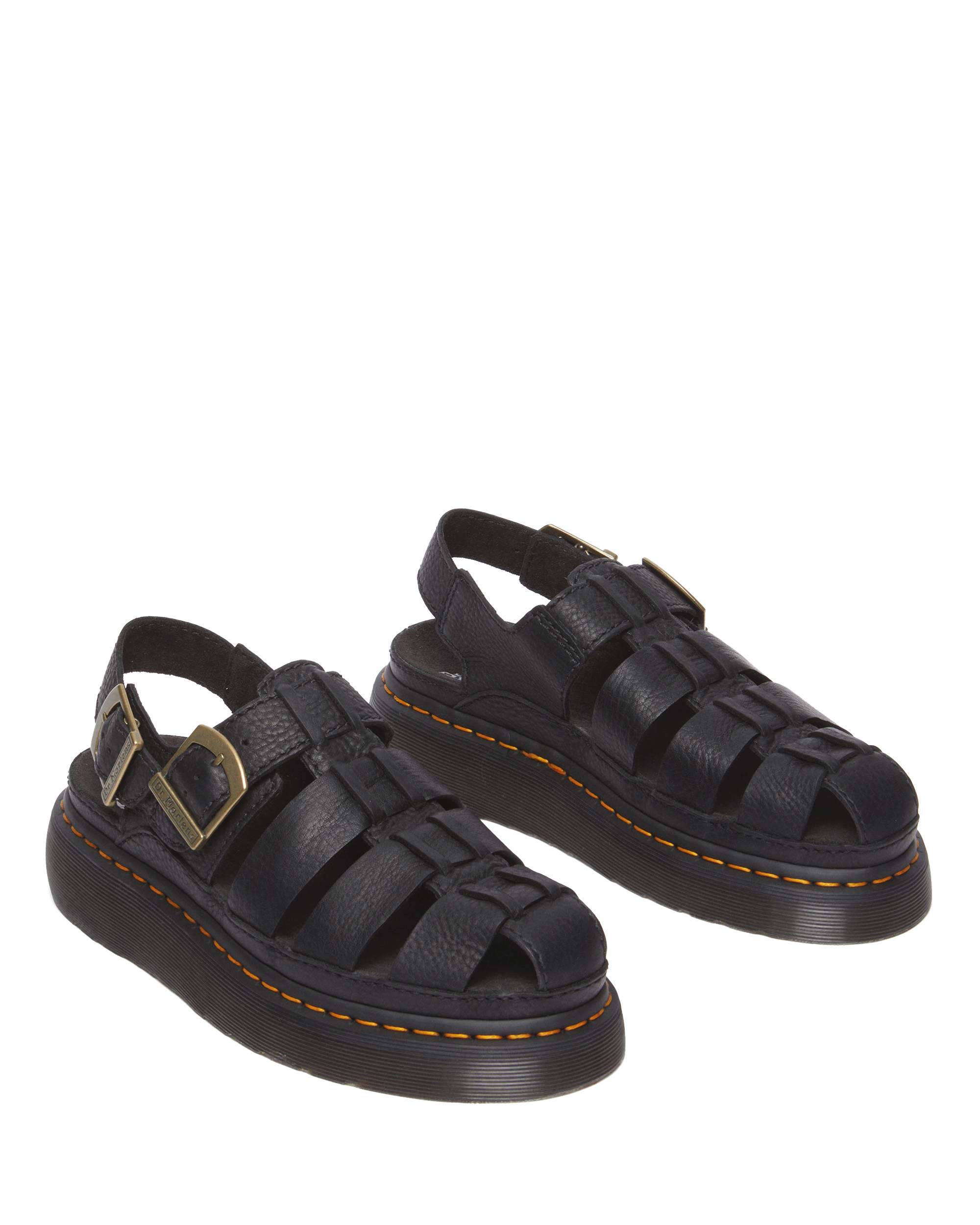 高溫救星報到！盤點今夏最時髦「涼拖鞋」，Dr. Martens 帶你解放雙腳！