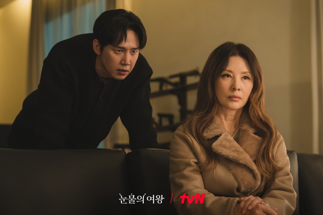 網評「近1年最好看」韓劇！《黑暗榮耀》復仇之路超精彩！《背著善宰跑》邊佑錫人氣爆棚成新一代男生！