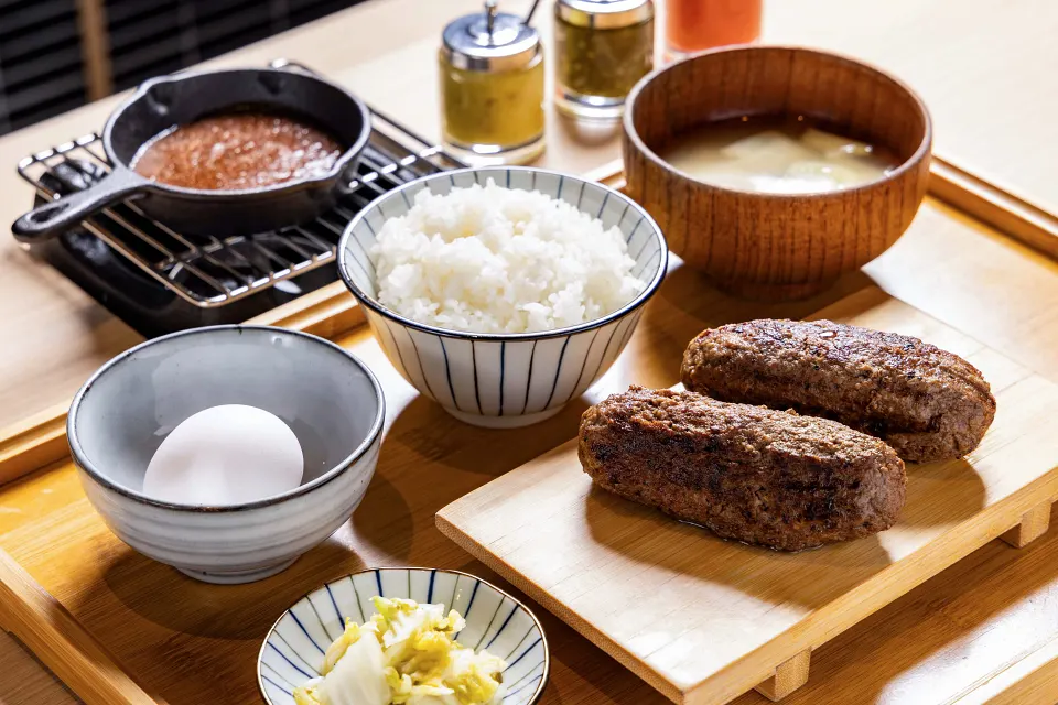 東京排隊名店《漢堡排＿嘉》大巨蛋店開幕日確定！菜單新增「炭火牛橫膈膜排」日本原汁原味無時差