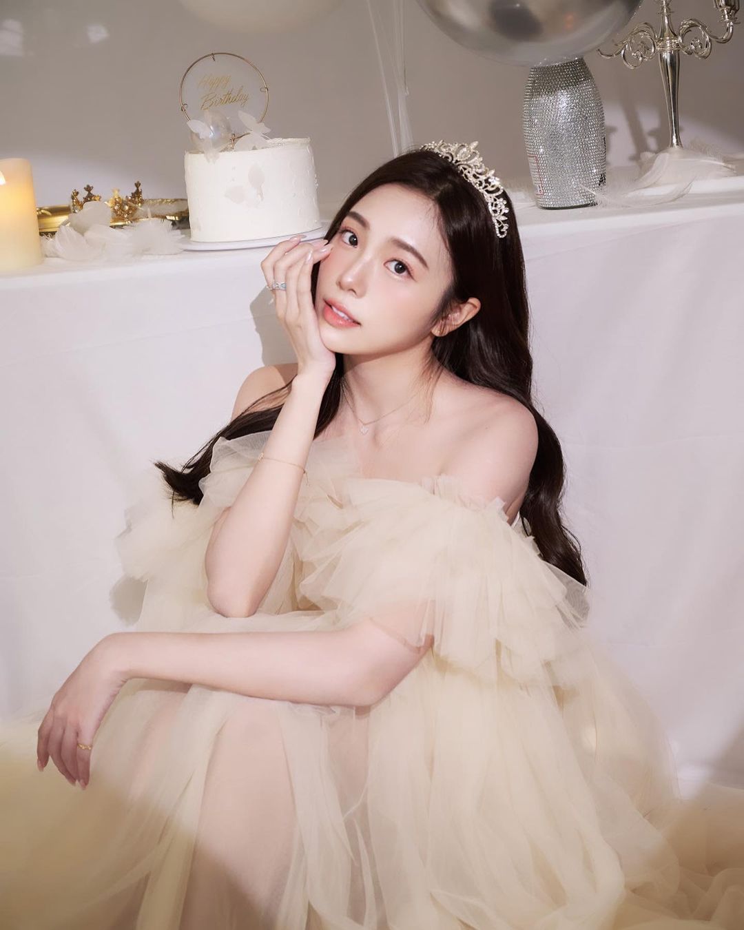 《爆廢》比基尼正妹詢問度破表！性感美模趙繹羽身材超兇，鄉民認證：本人又可愛又兇！