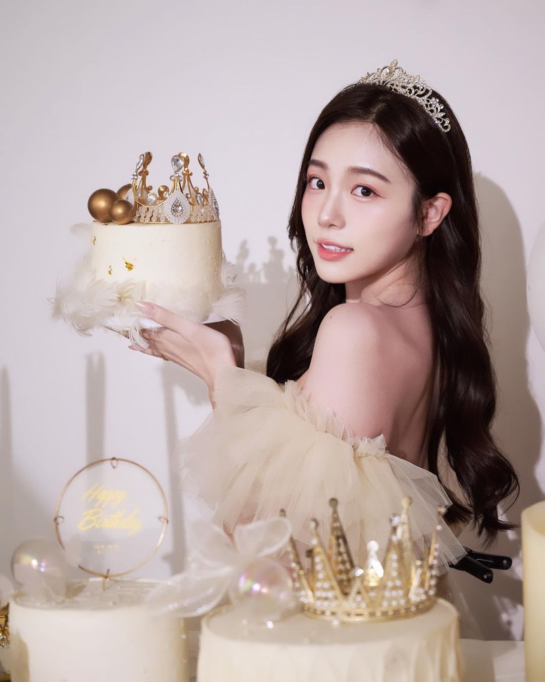 《爆廢》比基尼正妹詢問度破表！性感美模趙繹羽身材超兇，鄉民認證：本人又可愛又兇！