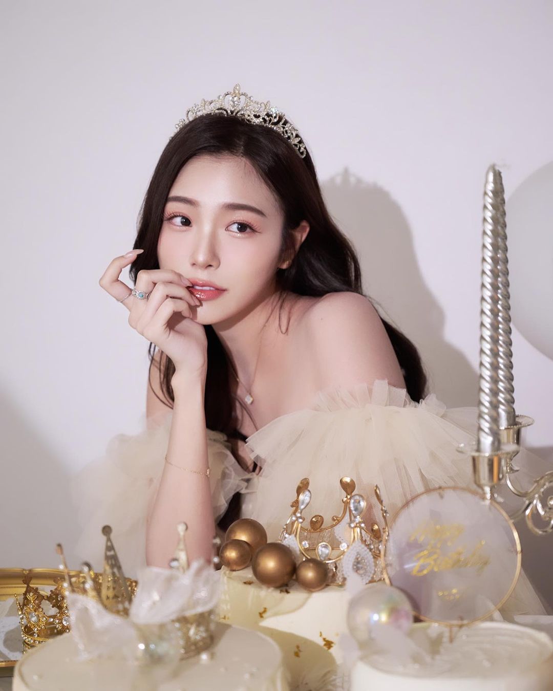 《爆廢》比基尼正妹詢問度破表！性感美模趙繹羽身材超兇，鄉民認證：本人又可愛又兇！