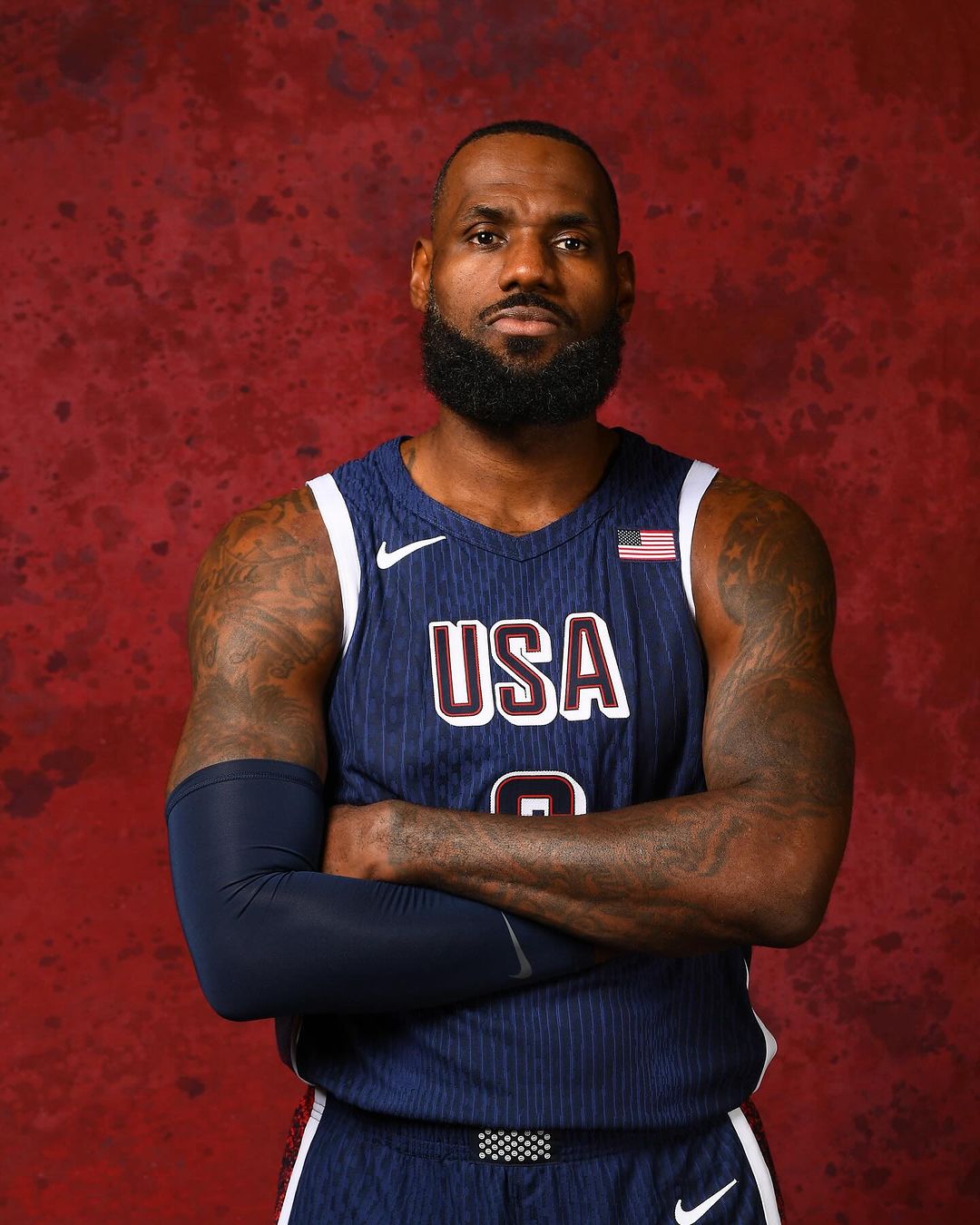 巴黎奧運｜首位男籃運動員！LeBron James 將擔任美國奧運代表隊掌旗手，生涯傳奇再添一筆！