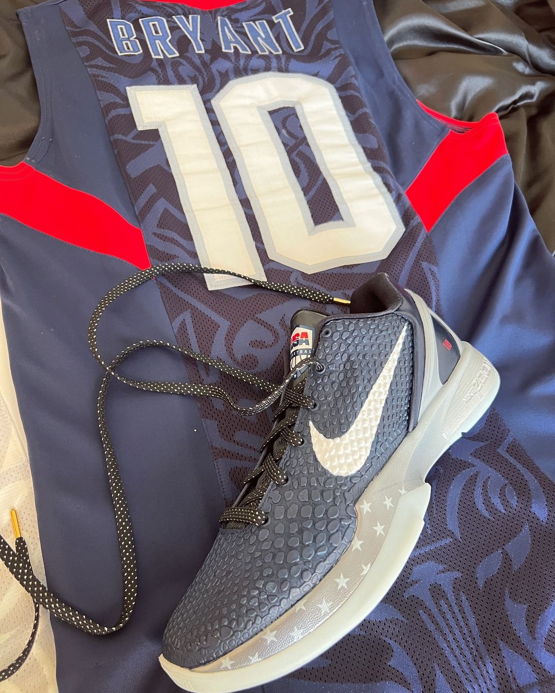 紀念老大 08 年奪金歷程！國外客製師打造 Nike Kobe 6 Protro「北京奧運」，滿滿細節帥度爆表！