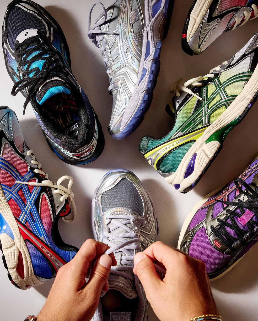 五款經典角色版本釋出！KITH x Marvel x ASICS 三方聯名重磅曝光，滿載細節誠意十足！