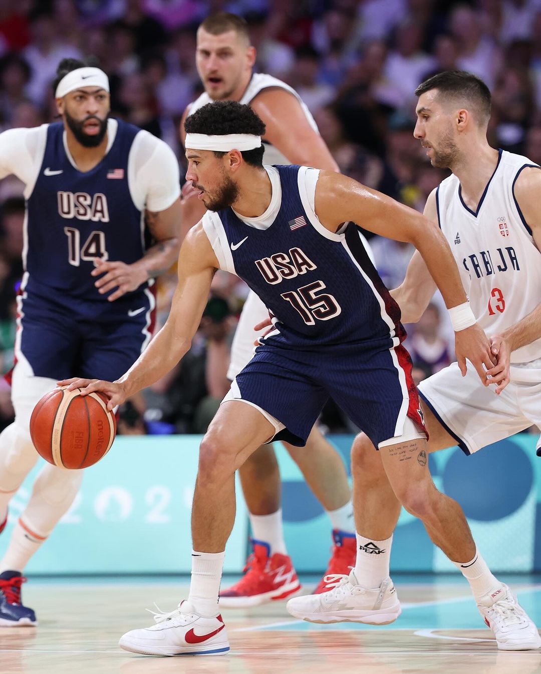 到哪都被法國人狂噓！Joel Embiid 不以為意：「我是美國人，我為美國打球！」