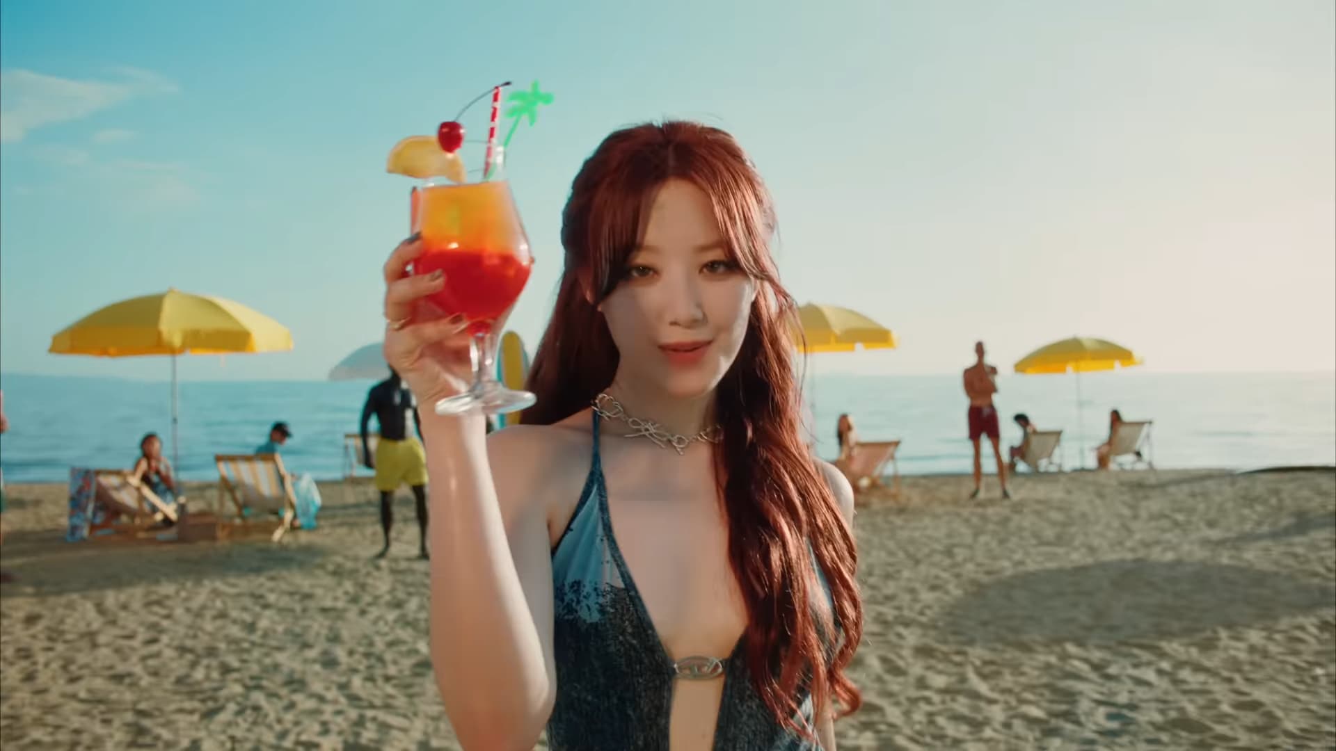 夏日風舒華登場！(G)I-DLE 全新主打〈Klaxon〉滿滿美式復古風一聽就愛！