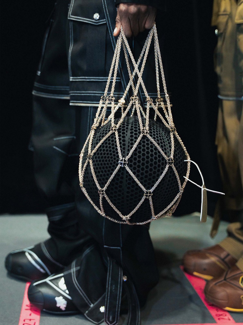 身價超越 8 萬元台幣？Off-White x Wilson「無氣」籃球即將登場，3D 列印打造永不用打氣！