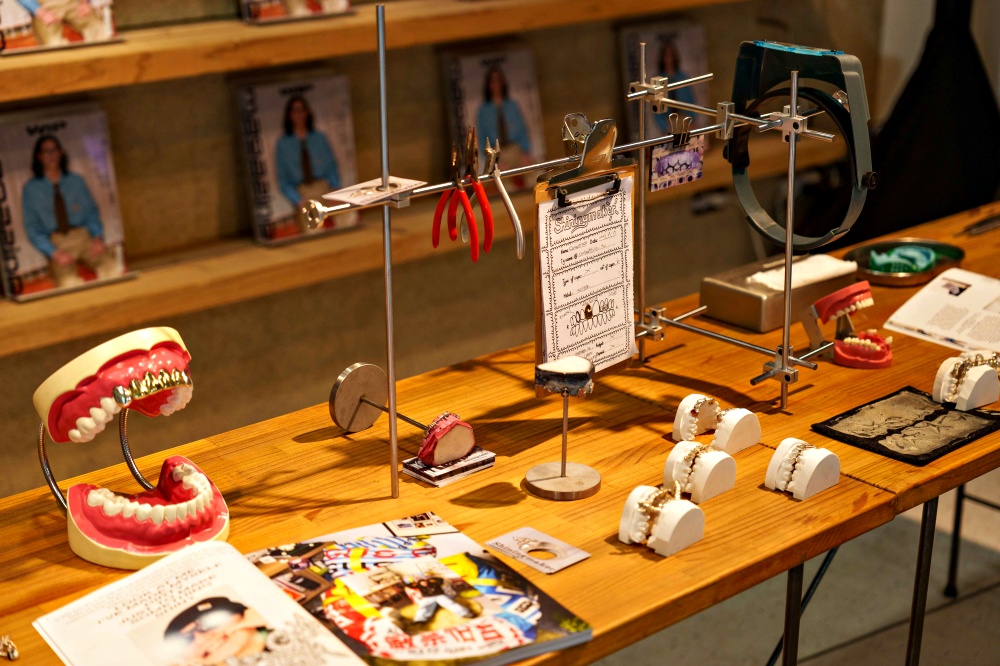 台灣之光！驚見 Carhartt WIP Magazine《ISSUE 10》收錄台灣牙飾師，台灣首展正式登場！