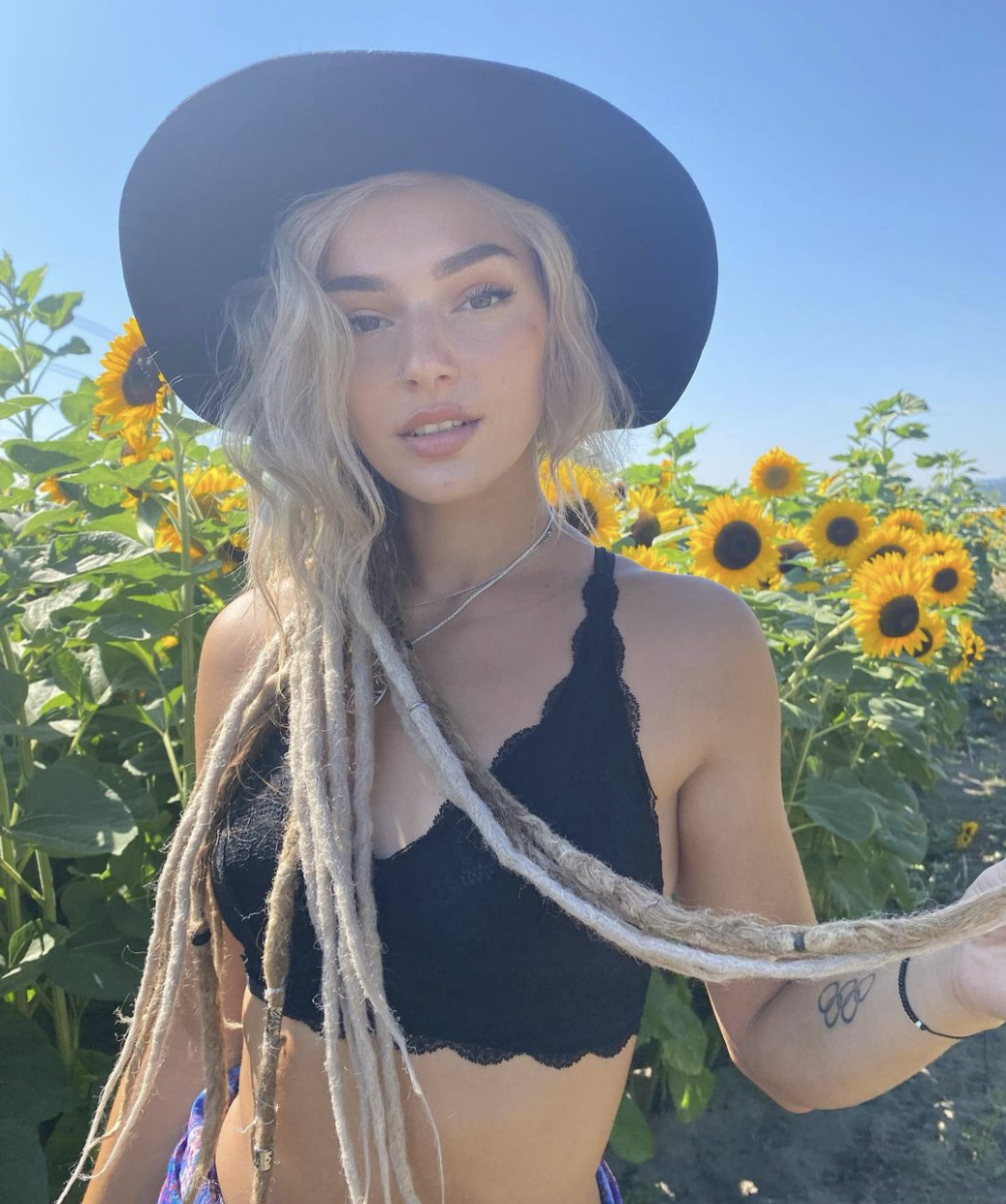 巴黎奧運｜七項全能女神！加拿大美女運動員 Georgia Ellenwood！「完美腹肌＋超模身材」太頂！