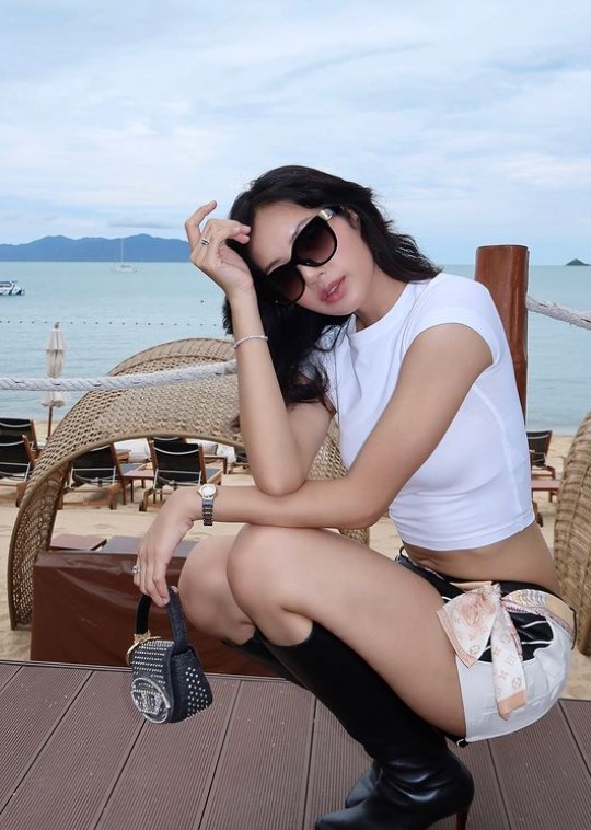 跨足當演員！BLACKPINK Lisa 加入《白蓮花大飯店》第 3 季，吐真實心情：我直接哭出來