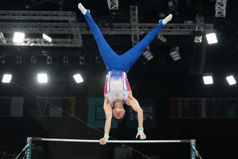 巴黎奧運｜克服阿基里斯腱傷勢太勵志！「亞洲貓王」唐嘉鴻驚險拿下體操單槓銅牌